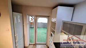 EXKLUZÍVNY PREDAJ - 4 izbový kompletne prerobený rodinný dom s garážou v Novej Stráži časť Komárna — foto 9