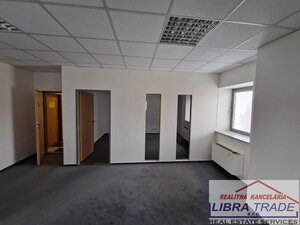 PRENÁJOM - Voľné kancelárie v budove NEXT, bezplatné parkovanie, Komárno — foto 25