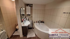 PREDAJ - Kompletne prerobený 2 izbový tehlový byt s vlastným kúrením a zariadením v Komárne  — foto 6
