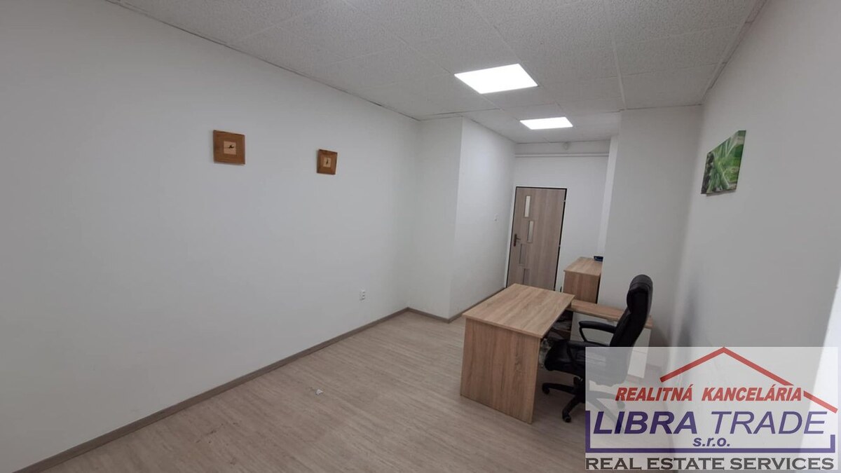 PRENÁJOM - Kancelárske priestory na Leteckom poli v Komárne  — foto 4