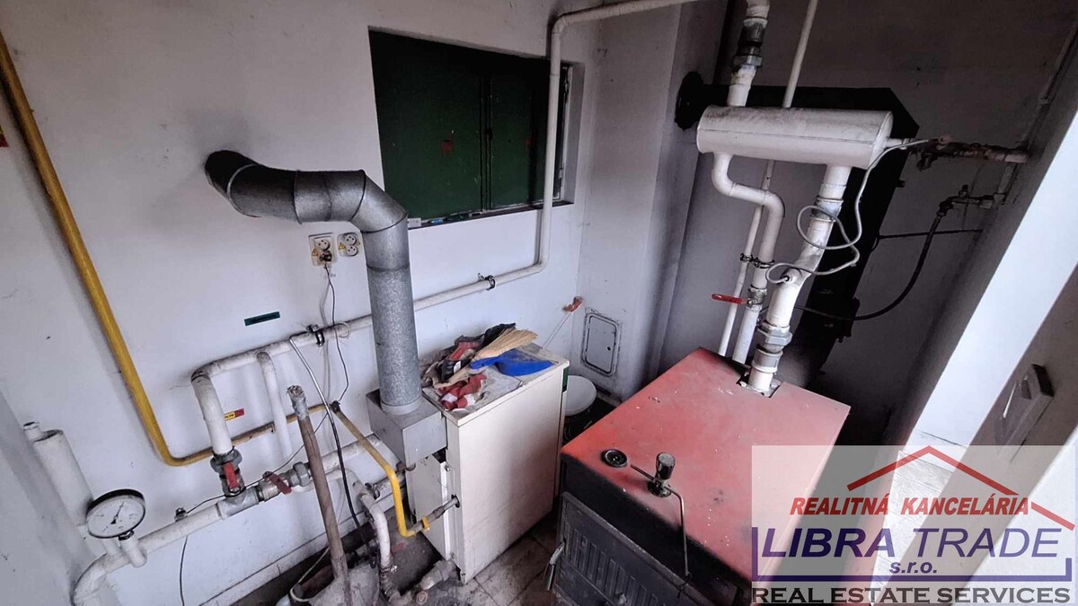 NA PRENÁJOM VÁM PONÚKAM PRIEMYSELNÝ AREÁL S ADMINISTRATÍVNOU BUDOVOU, SKLADOVÝMI PRIESTORMI — foto 19