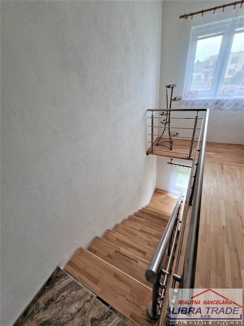 PREDAJ - Kompletne prerobený 4/5 izbový rodinný dom v Novej Stráži časť Komárna — foto 14