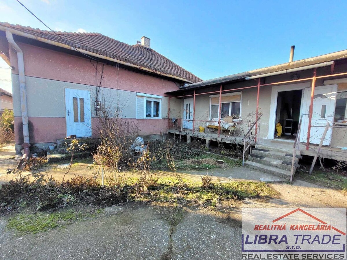 Ponúkame na predaj tehlový rodinný dom s garážou v obci Salka. — foto 9
