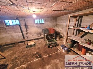 Ponúkame na predaj tehlový rodinný dom s garážou v obci Salka. — foto 11