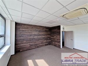 PRENÁJOM - kancelárske priestory v budove Arriva, bratislavská cesta Komárno — foto 2