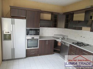 Na predaj dvojgeneračný 7-izbový rodinný dom v tichej a lukratívnej lokalite v Nových Zámkov. — foto 6