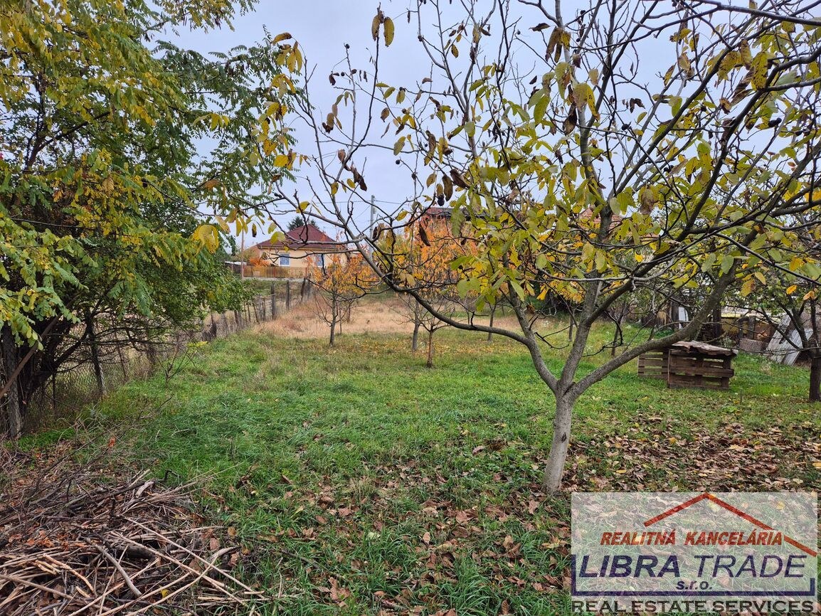 Stavebný pozemok v obci Dulovce. — foto 7