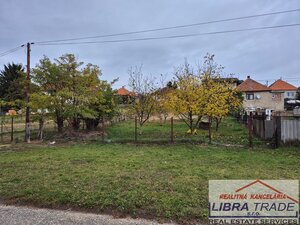 Stavebný pozemok v obci Dulovce. — foto 1