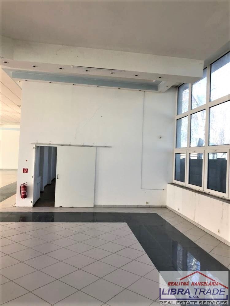 PRENÁJOM - skladových - výrobných - obchodných logistických priestorov vhodné na skladovanie v Hurbanove — foto 12