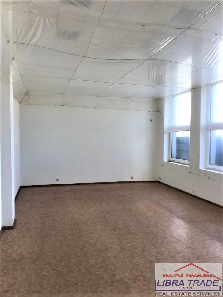 PRENÁJOM - skladových - výrobných - obchodných logistických priestorov vhodné na skladovanie v Hurbanove — foto 14