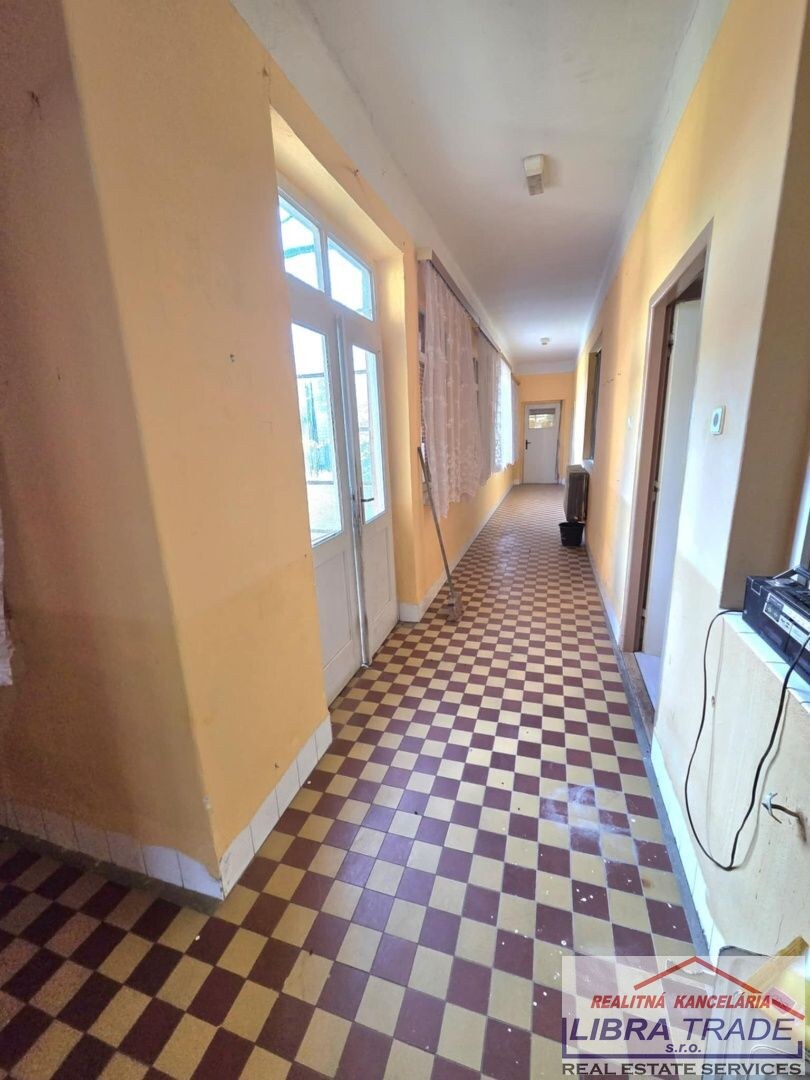 PREDAJ rodinný dom s letnou kuchyňou a garážou v obci Pastovce. — foto 6