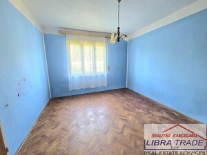 PREDAJ rodinný dom s letnou kuchyňou a garážou v obci Pastovce. — foto 4