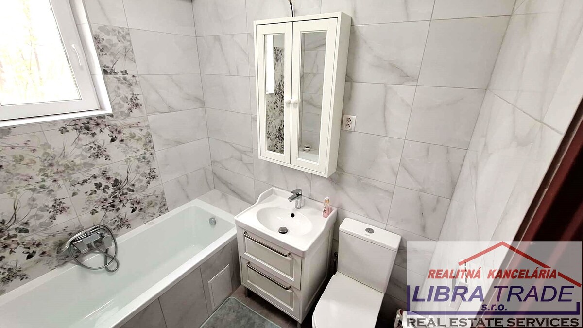 EXKLUZÍVNY PREDAJ - Kompletne prerobený 3 izbový rodinný dom so zariadením vo Veľkom Ostrove, dedinka pri Kolárove — foto 9