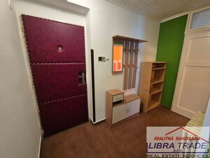 PREDAJ - čiastočne prerobený 2 izbový tehlový byt v Komárne  — foto 8