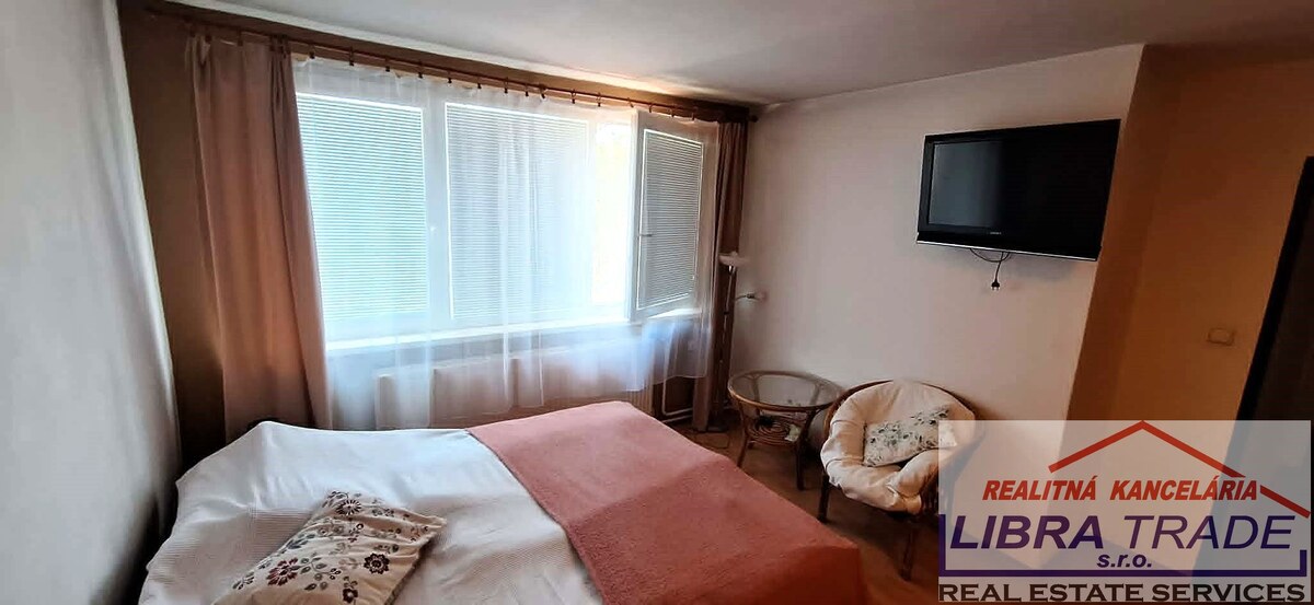 EXKLUZÍVNY PREDAJ - čiastočne prerobený 5 izbový rodinný dom v Novej Stráži  — foto 16