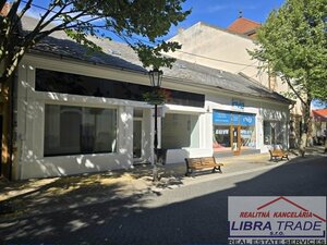 PRENÁJOM - obchodné/kancelárske priestory na ul. Palatínovej, pešia zóna KOMÁRNO — foto 1