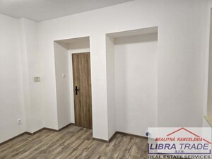 PRENÁJOM - obchodné/kancelárske priestory na ul. Palatínovej, pešia zóna KOMÁRNO — foto 9