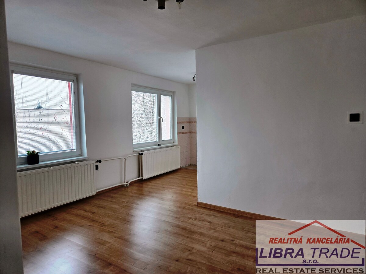 Rodinný dom do prenájmu v obci Veľké Lovce. — foto 9