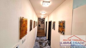 PREDAJ - Luxusného 5 izbového rodinného prízemného domu s krytým bazénom terasami a garážami v Komárne NOVOSTAVBA! DOHODA MOŽNÁ! — foto 13