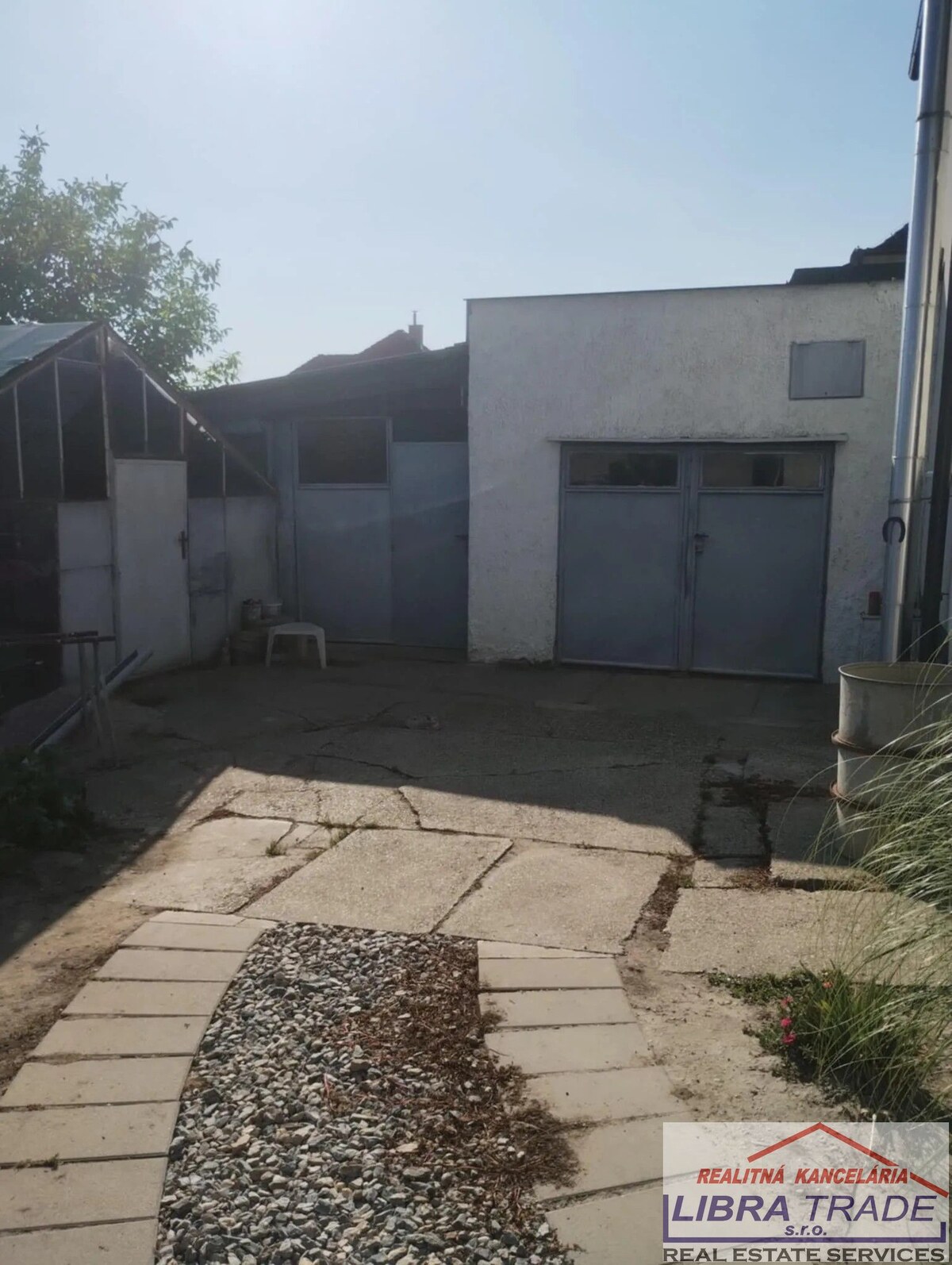 PREDAJ - Čiastočne prerobený 5 izbový poschodový rodinný dom so záhradou a garážou v obci IŽA — foto 3