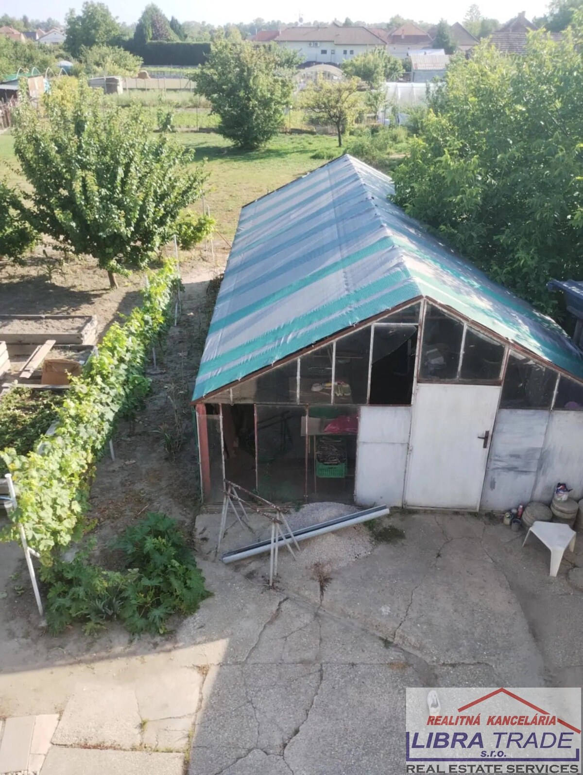 PREDAJ - Čiastočne prerobený 5 izbový poschodový rodinný dom so záhradou a garážou v obci IŽA — foto 4