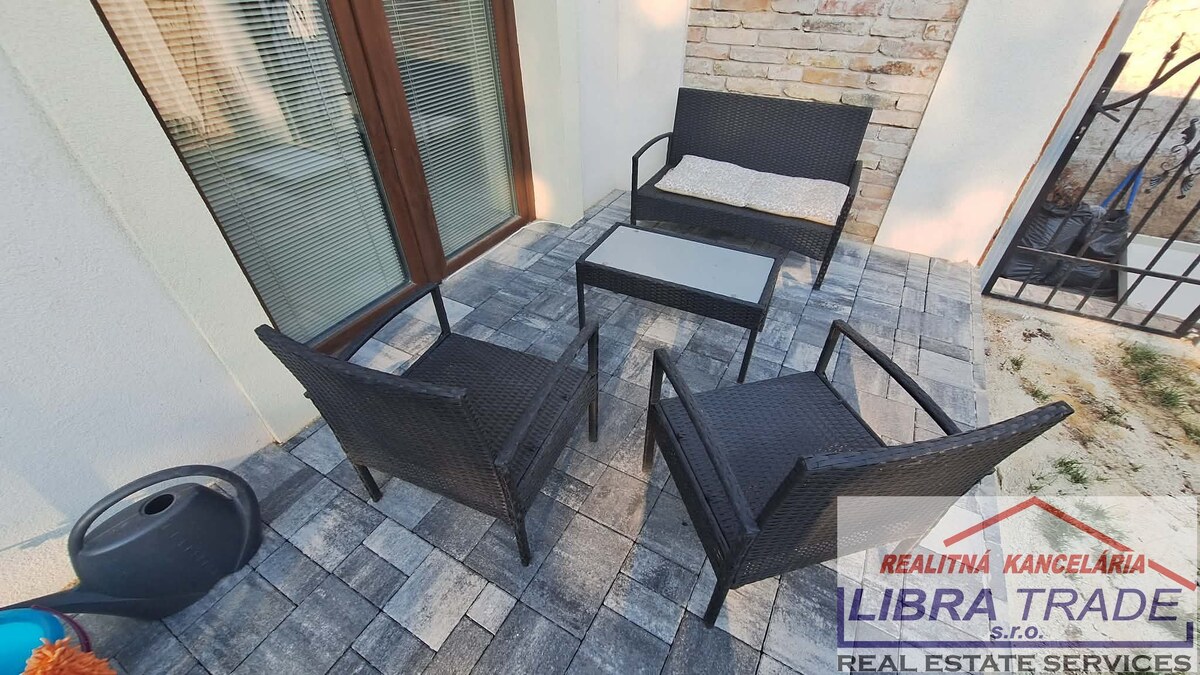PREDAJ - Kompletne prerobený 4 izbový rodinný dom v CENTRE Komárna pamiatková zóna VÝHODNÝ KÚPA!  — foto 29