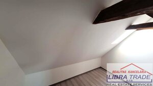 PREDAJ - Kompletne prerobený 4 izbový rodinný dom v CENTRE Komárna pamiatková zóna VÝHODNÝ KÚPA!  — foto 25