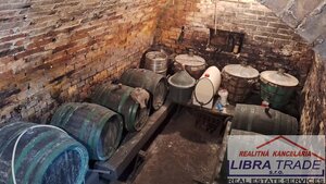 IBA U NÁS! PREDAJ - Murovaný domček s klembovou pivnicou a záhradou v obci Svätý Peter  — foto 14