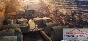 IBA U NÁS! PREDAJ - Murovaný domček s klembovou pivnicou a záhradou v obci Svätý Peter  — foto 13