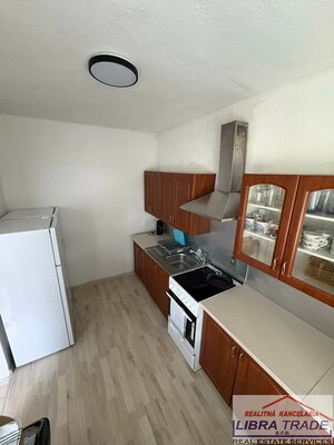 PRENÁJOM  9-izbového domu na ubytovanie - Šurany, Kostolný Sek — foto 1