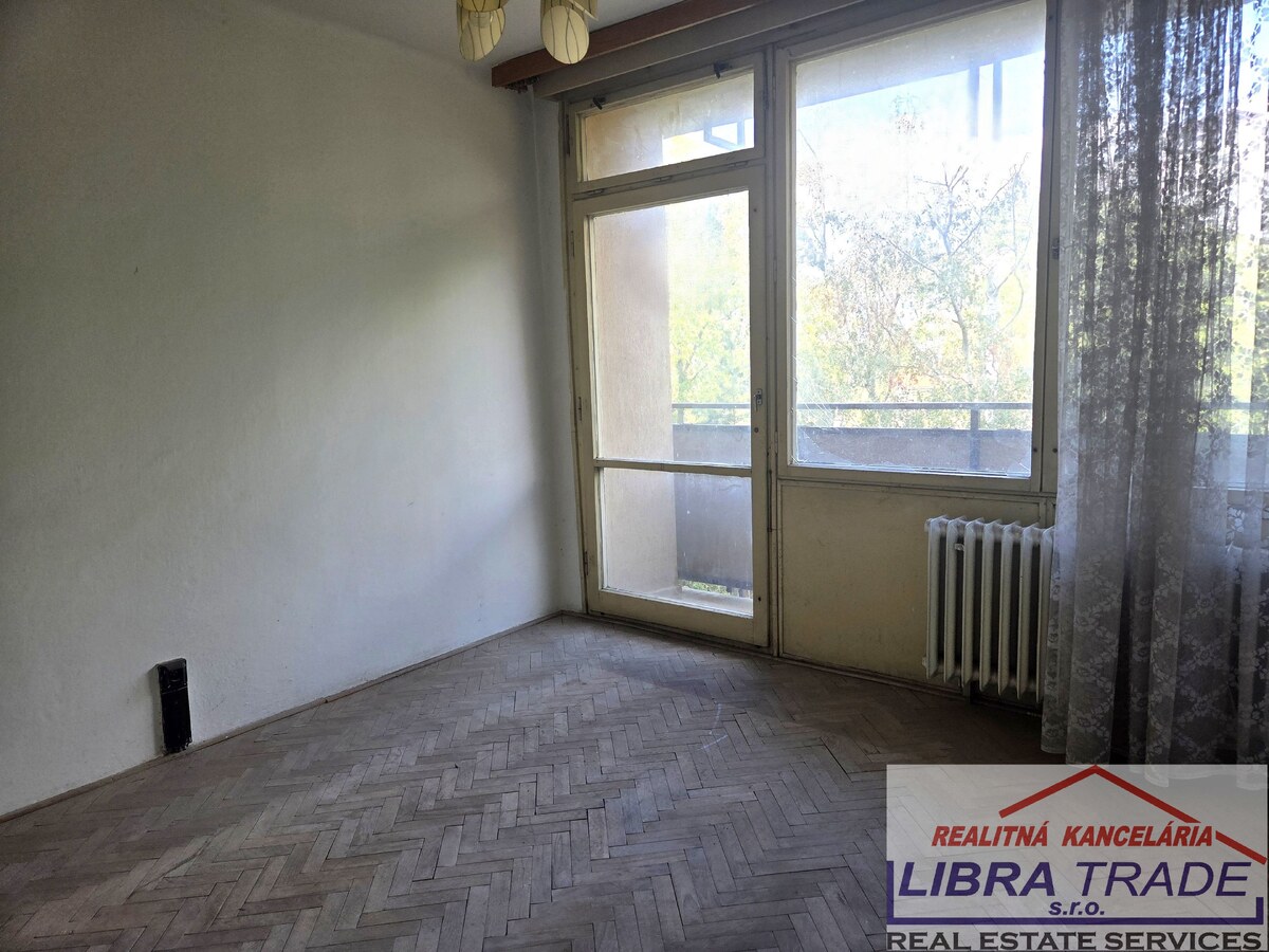 2 izbový byt na predaj v Nových Zámkoch. — foto 4