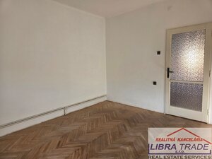 2 izbový byt v centre Nových Zámkov. — foto 4