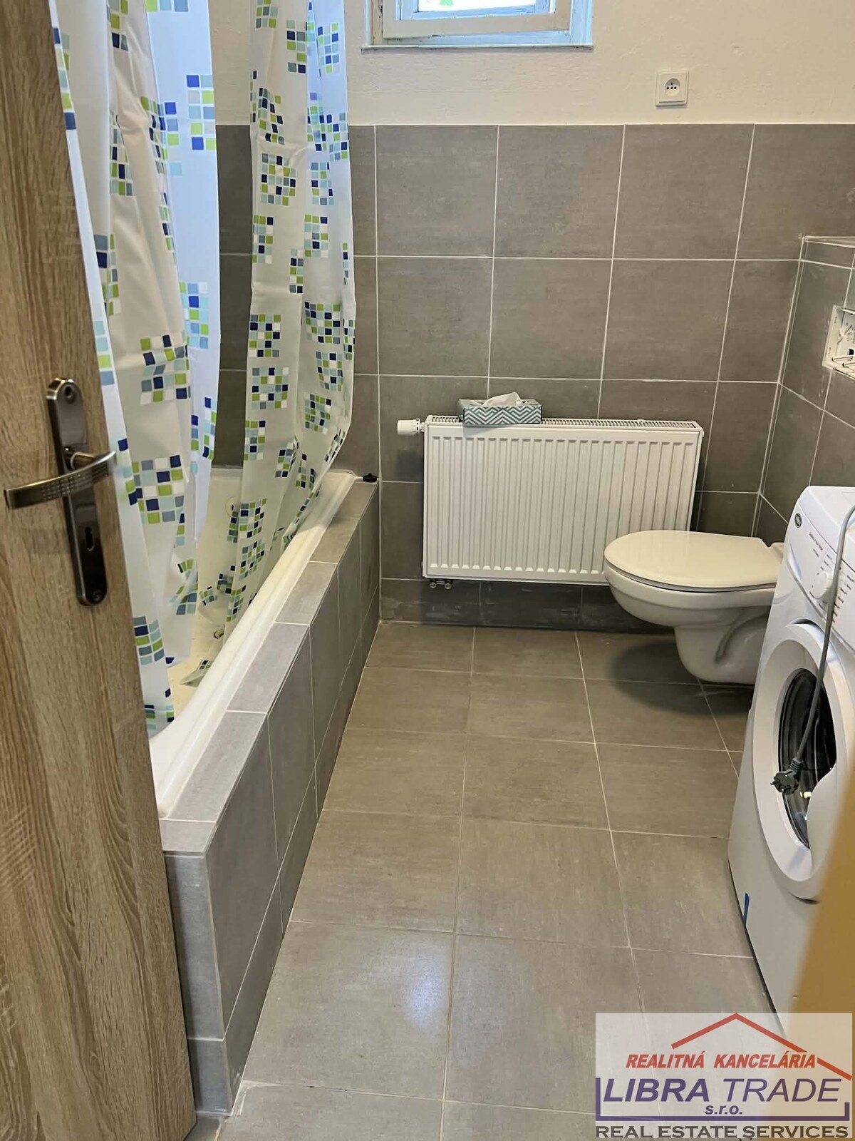   PRENÁJOM RODINNÉHO DOMU – ŠURANY, časť NOVÝ SVET — foto 6