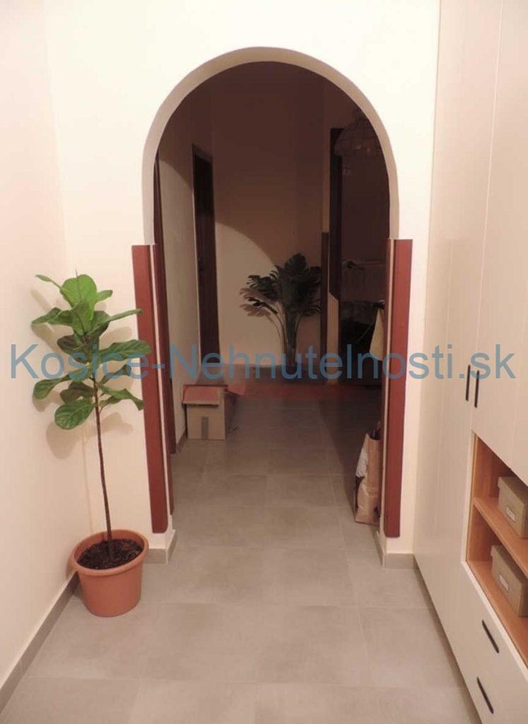 Predaj 4 izbový byt 73 m2 Sečovce - centrum, Obchodná ul. — foto 5