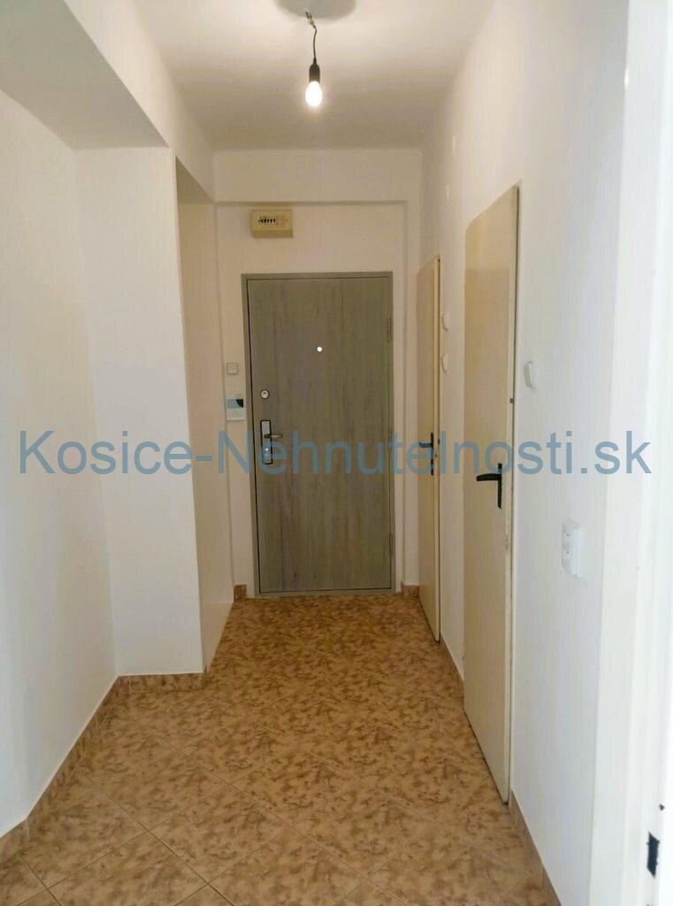 Predaj: 3-izbový tehlový byt 54 m2 s balkónom, pivnicou a výťahom, ul. ČSA – Košice I, Staré Mesto — foto 10