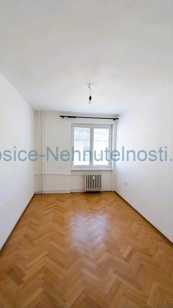 Predaj: 3-izbový tehlový byt 54 m2 s balkónom, pivnicou a výťahom, ul. ČSA – Košice I, Staré Mesto — foto 3