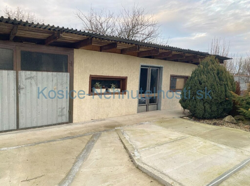 8-izb. RD 300m2, 742m2 poz. + garáž + dielňa + altánok, Trebišov — foto 13