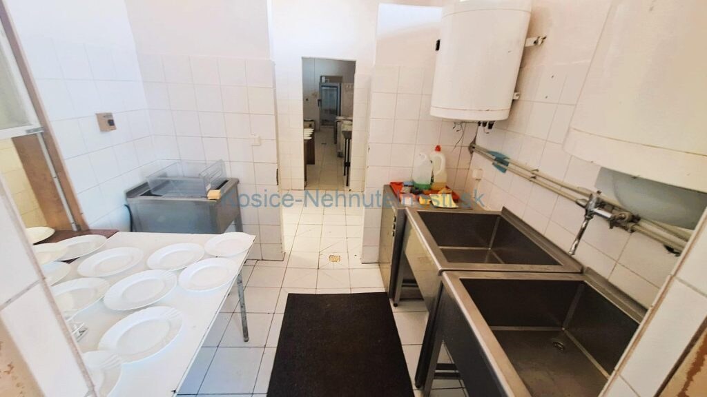 Podnikateľský objekt 3240 m2  Veľké Kapušany — foto 29
