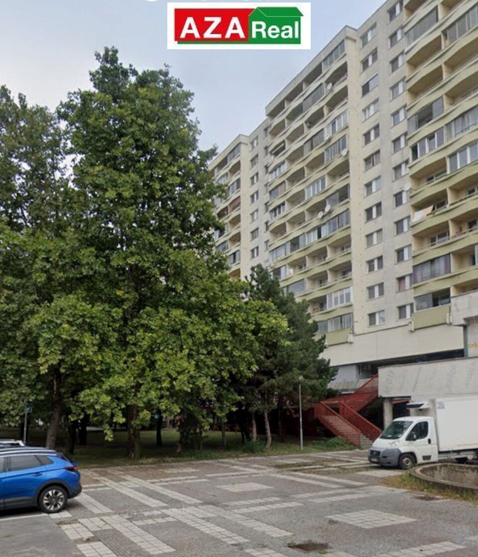 Obchodný priestor na Dvoroch v Petržalke — foto 11