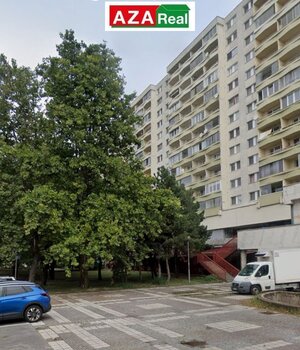 Obchodný priestor na Dvoroch v Petržalke — foto 11