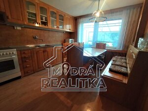 Výnimočná usadlosť s rodinným domom a štýlovými hospodárskymi stavbami v Košarovciach — foto 5