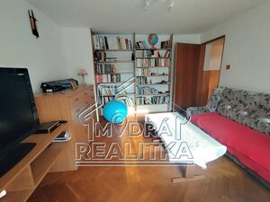 Výnimočná usadlosť s rodinným domom a štýlovými hospodárskymi stavbami v Košarovciach — foto 9