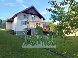 Výnimočná usadlosť s rodinným domom a štýlovými hospodárskymi stavbami v Košarovciach — foto 1