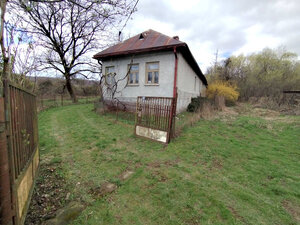 Chalupa na samote s dvoma  pozemkami – Pichne, okres Snina — foto 1