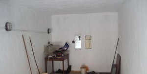 Garáž, síd. Západ, Levoča — foto 1