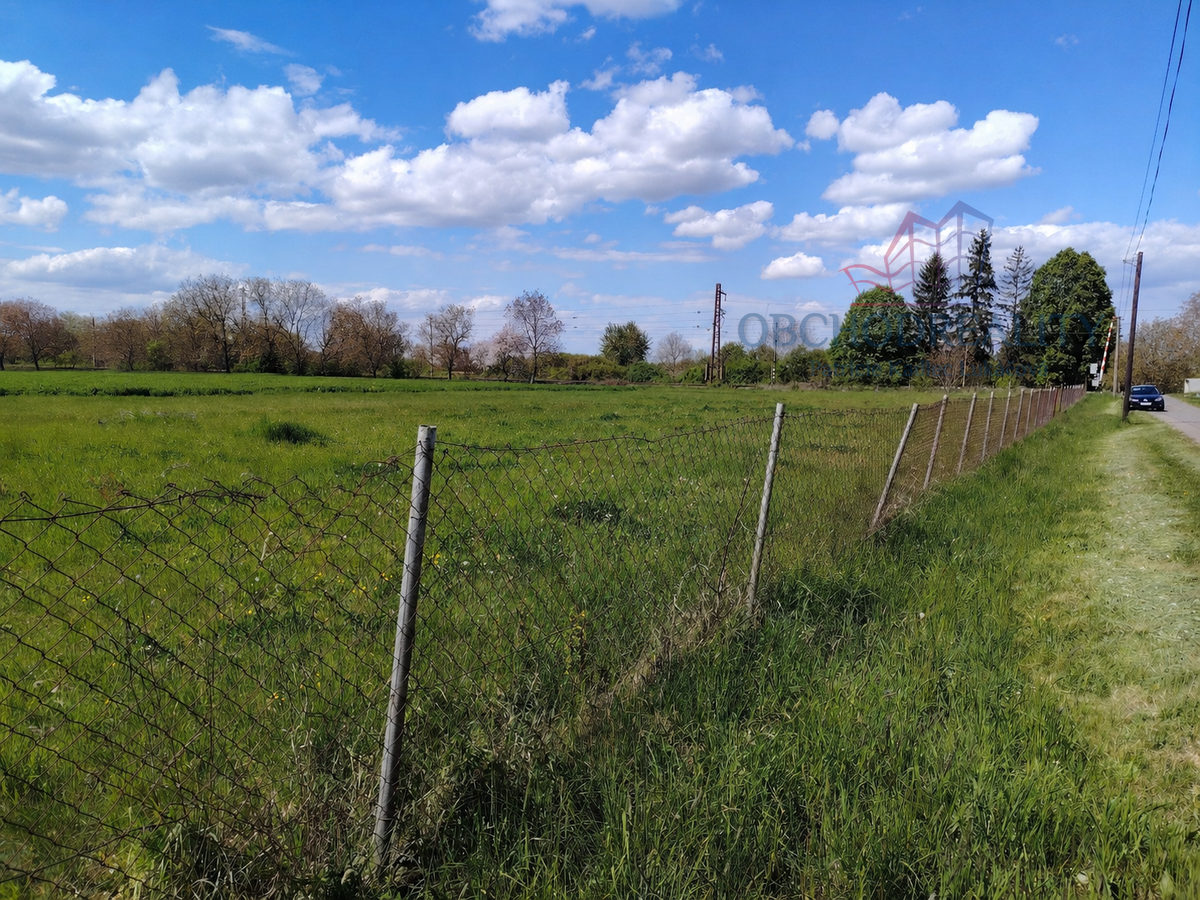 Rovinatý pozemok na výstavbu domu — foto 2