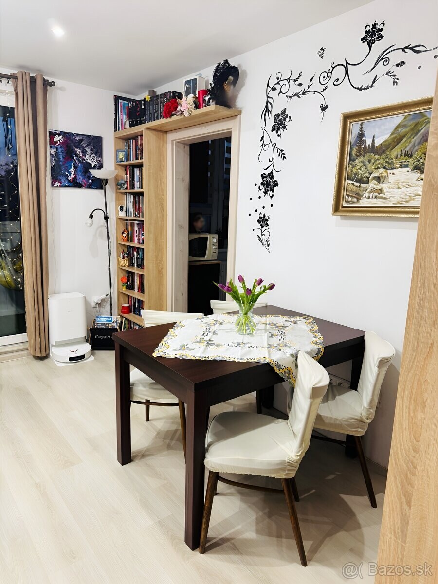 Kompletne zrekonštruovaný 3 - izbový byt s lodžiou — foto 4