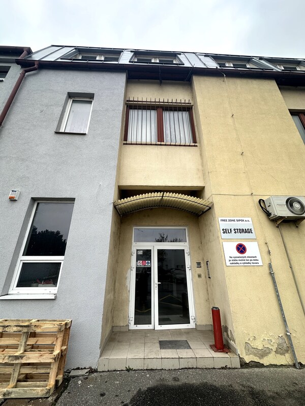 Prenájom Skladov 10m2-60m2 FREE ZONE SIPOX, a.s, Kopčianska 92, Bratislava, Petržalka