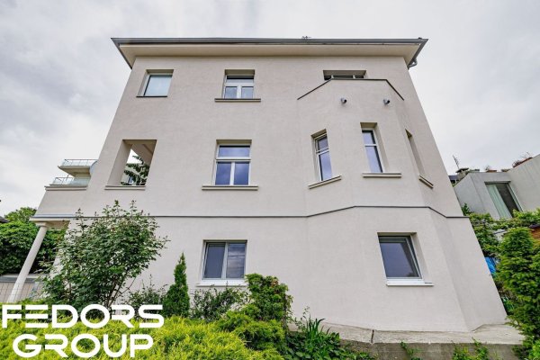 Predam 5 izbovy rodinny dom v Galante