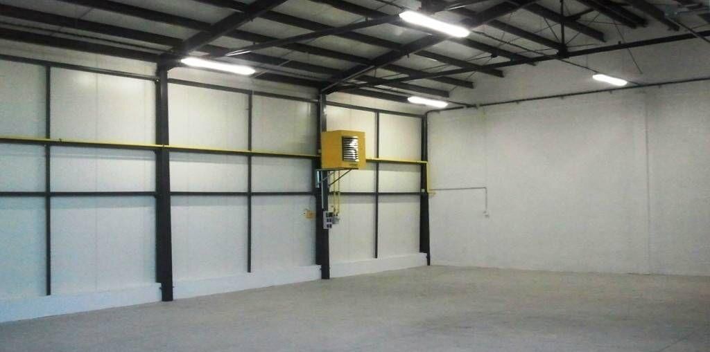 Prenájom skladových priestorov 200m2, BA - Ružinov — foto 2